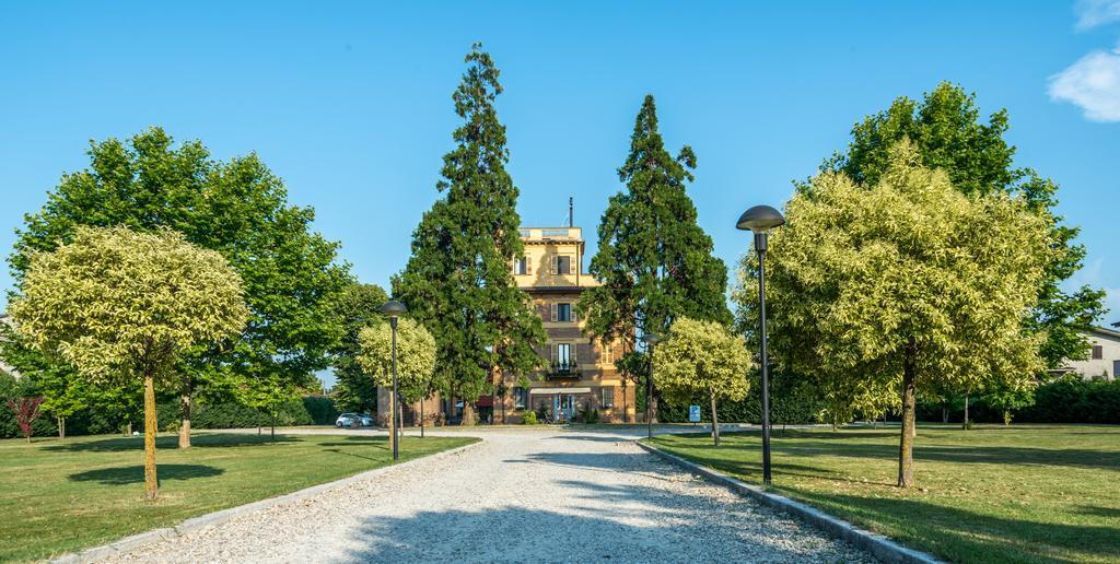 Hotel Villa Liberty Pontecurone Buitenkant foto