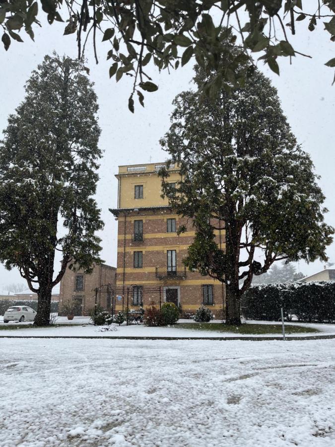 Hotel Villa Liberty Pontecurone Buitenkant foto