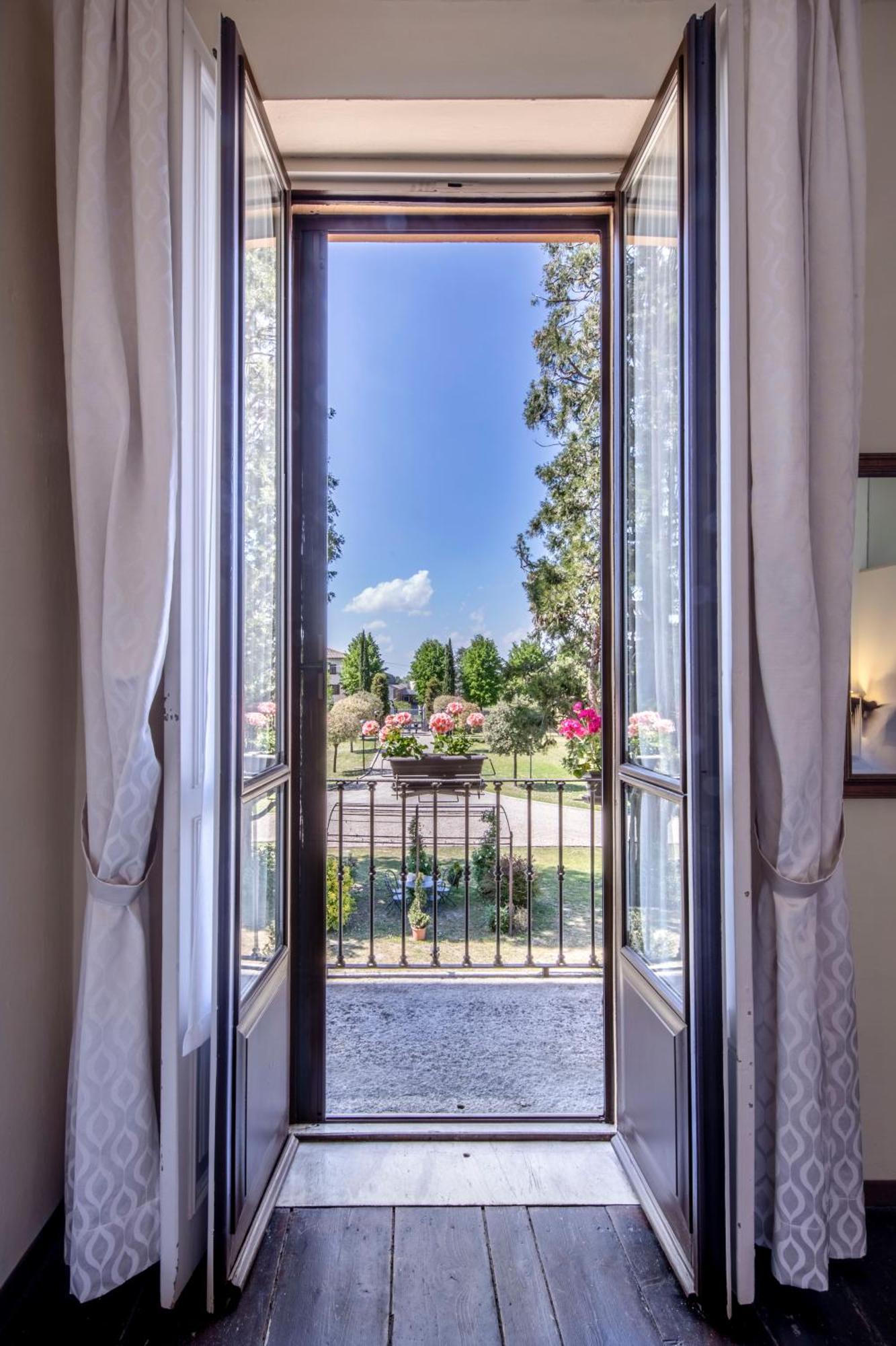 Hotel Villa Liberty Pontecurone Buitenkant foto